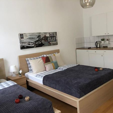 New, Bright Apartment Near The Metro! 维也纳 外观 照片